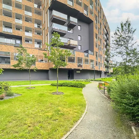 Apartment Family With Large Balcony And 2 Parking Spaces By Renters *