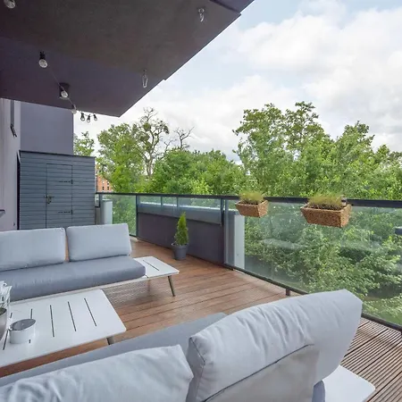 Family With Large Balcony And 2 Parking Spaces By Renters Apartment